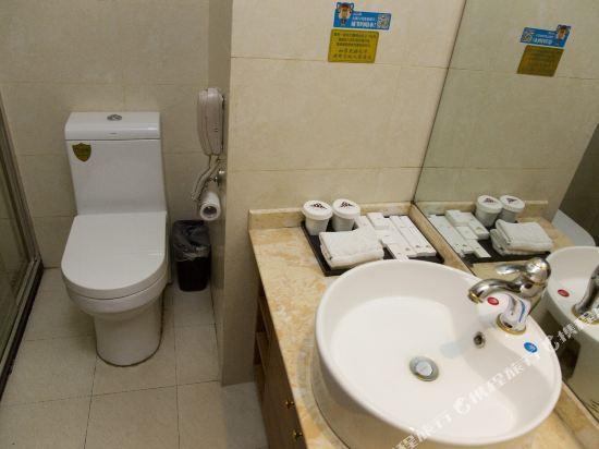 Цзинин: Heyun Holiday Hotel