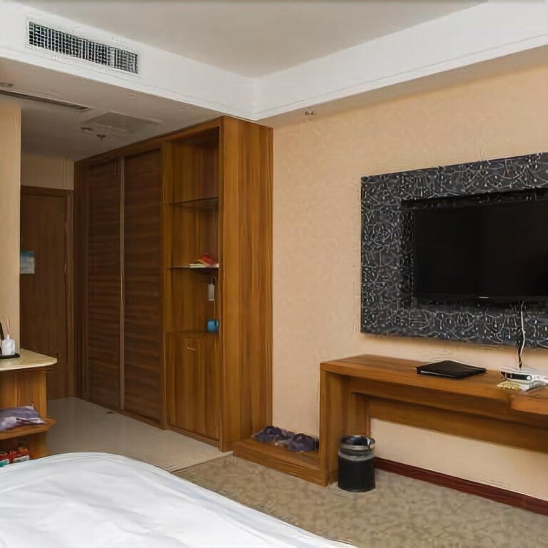 Цзинин: Heyun Holiday Hotel