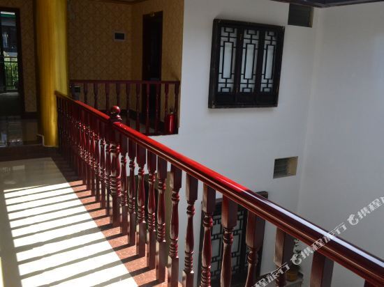 Chuxiong: Yinghuawu Inn