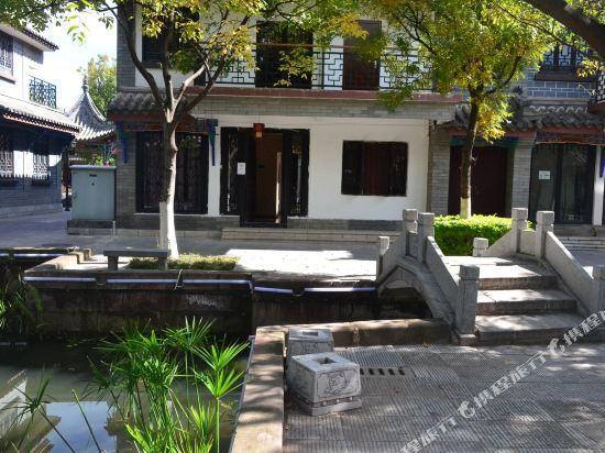 Chuxiong: Yinghuawu Inn