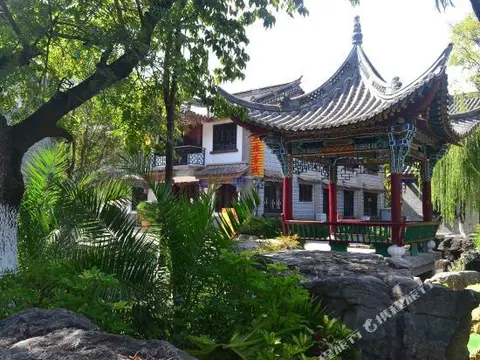 Chuxiong: Yinghuawu Inn