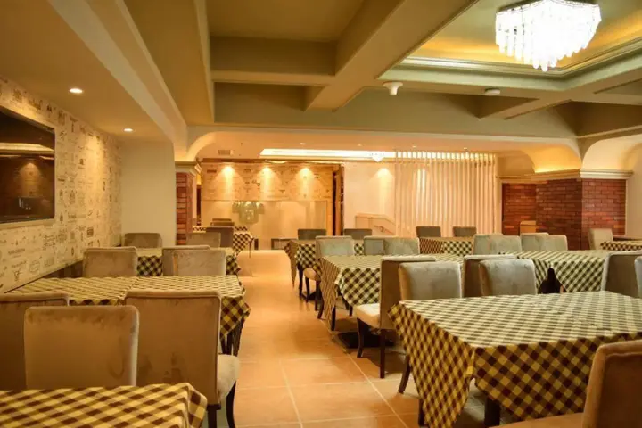 Чжуншань: Petrus Hotel