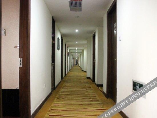 Нинбо: Yixing Hotel