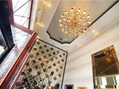 Синьсян: 新乡塞纳河温泉酒店