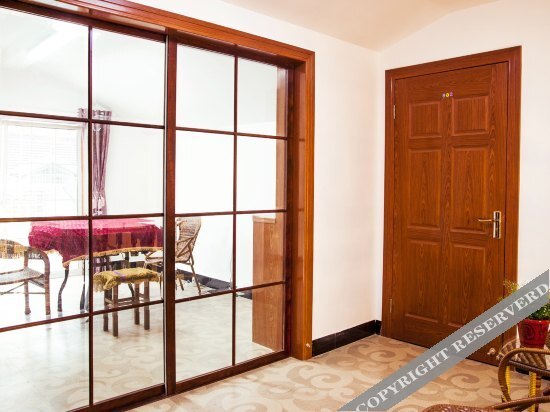Цзясинь: Xitang Xiaocheng Chunse Hostel