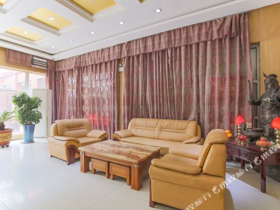 Шэньян: Home Inn Huayi Collection Hotel (724 Factory)