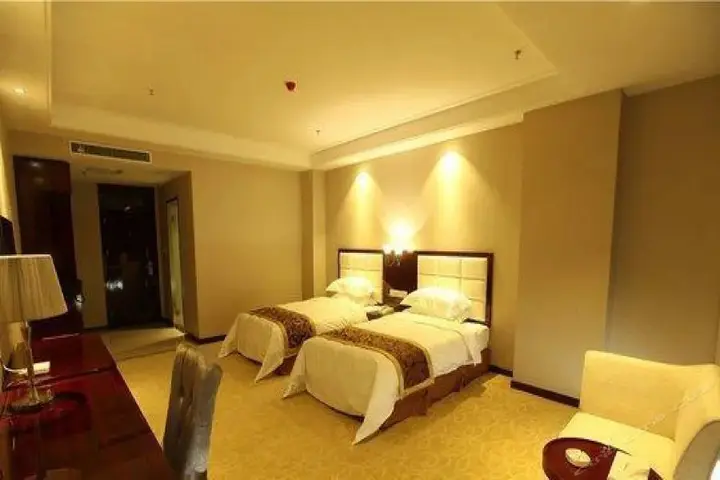 Синьсян: Xinxiang Zhongzhou Yihe Hotel