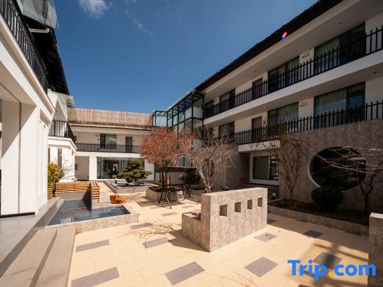 Шангри-Ла: Shangri-La Lisi Man guishi gong yang Homestay