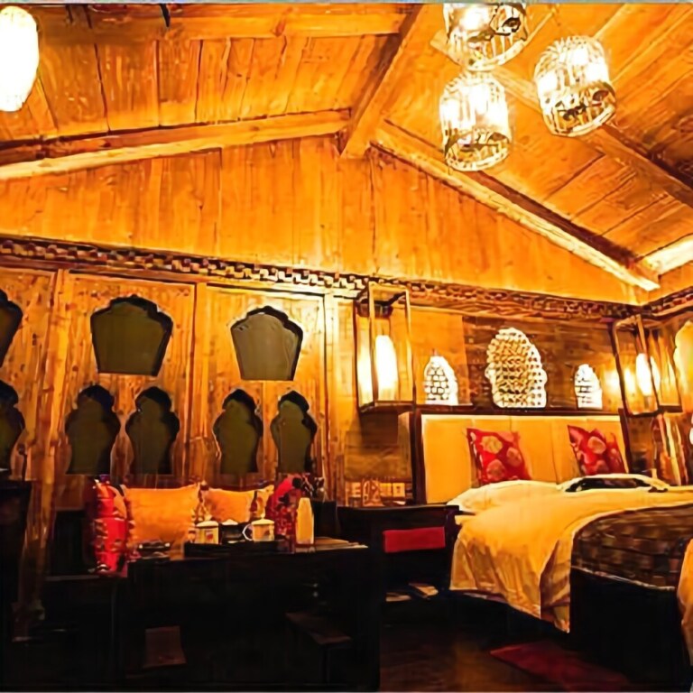 Шангри-Ла: Shangri-La Lisi Man guishi gong yang Homestay