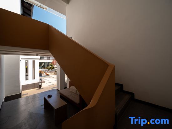 Шангри-Ла: Shangri-La Lisi Man guishi gong yang Homestay