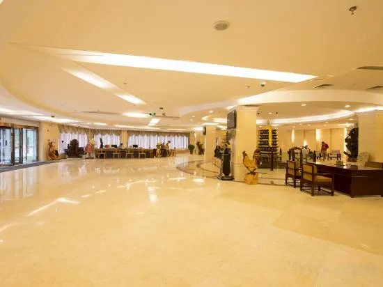Яань: Luming Hotel