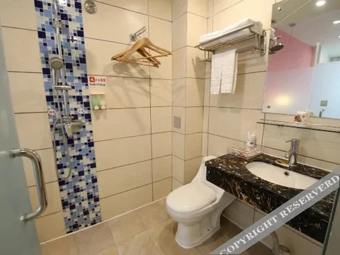 Наньнин: 好来登商务酒店(南宁建设路地铁站店)