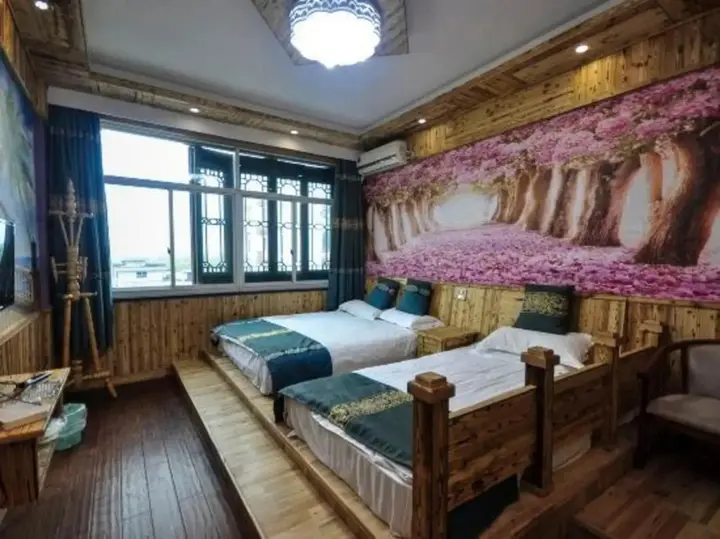 Цзясинь: Huan He Hostel