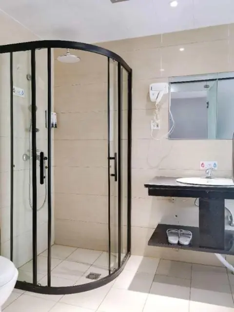 Сяньнин: Xianning Chengyue Business Hotel