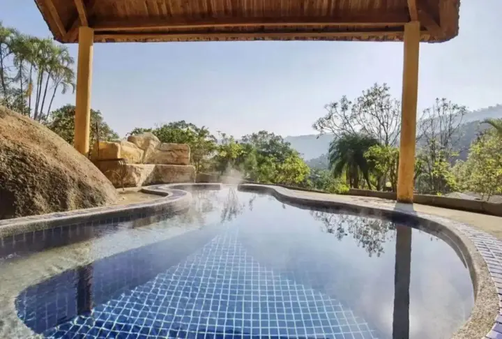 Янгиианг: Yangchun Chundu Hot Spring Resort