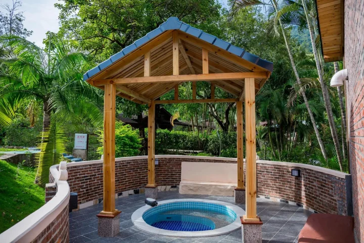 Янгиианг: Yangchun Chundu Hot Spring Resort