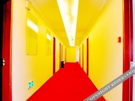 Шиянь: Yahong Business Hotel