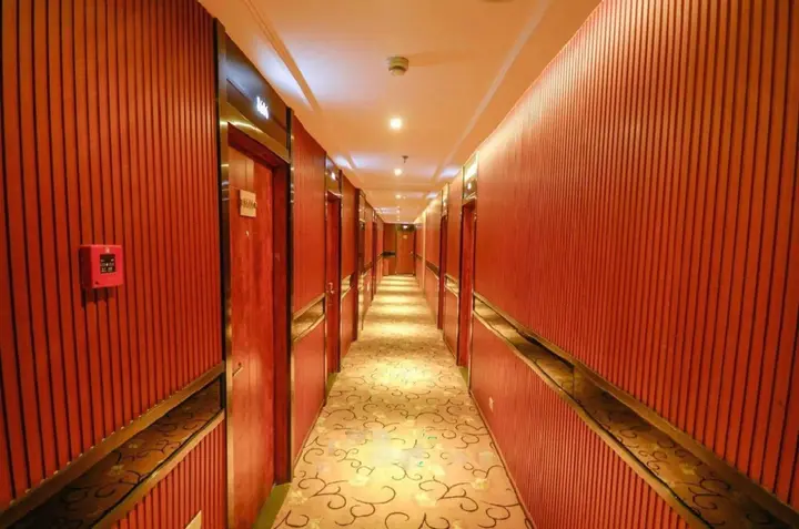 Синин: Haoli Business Hotel