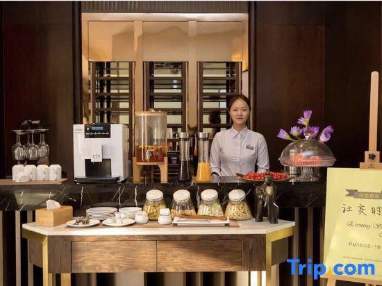Цзиньюань: Jinjiang Metropolo Hotel Qingyuan Yingbinguan Branch