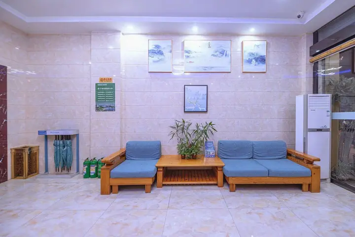 Наньнин: Xizhan Express Hotel