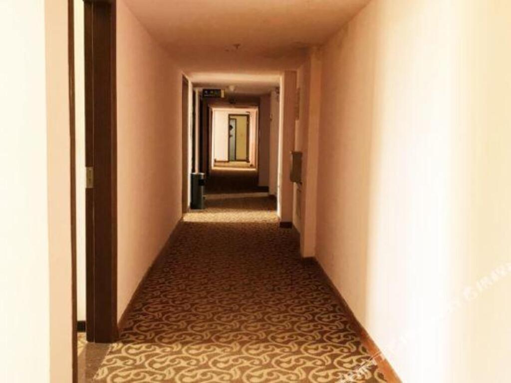 Наньнин: Xizhan Express Hotel