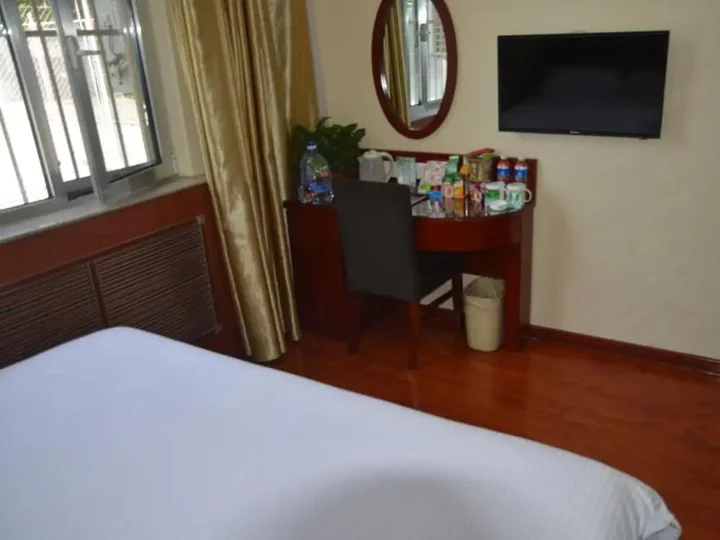 Вэйфан: GreenTree Inn WeiFang QingZhou Middle HaiDai Road Electric Power Shell Hotel