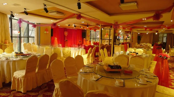 Хэчи: Jin Zhou Hotel