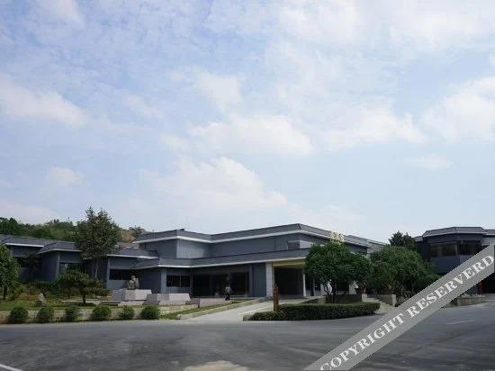 Цзинин: Ze Lin Hill-view Hotel