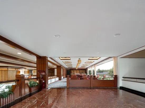 Цзинин: Ze Lin Hill-view Hotel