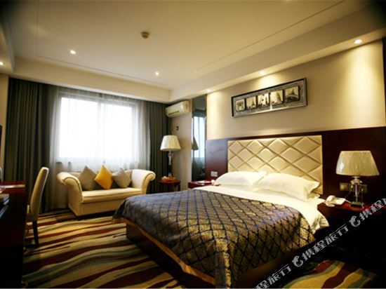 Чжэнчжоу: Zhongzhou Business Hotel (Nongye Road Nanyang Xincun Subway Station Store)