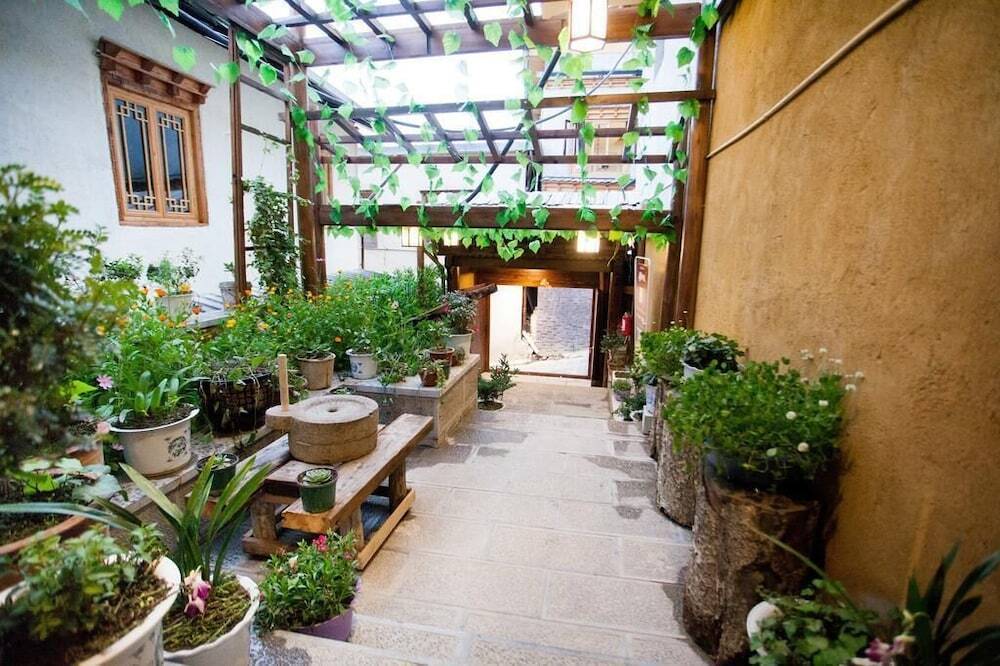 Шангри-Ла: Guyue Boutique Hotel