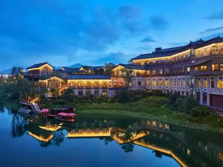 Учжун: Wanda Moments Hotel