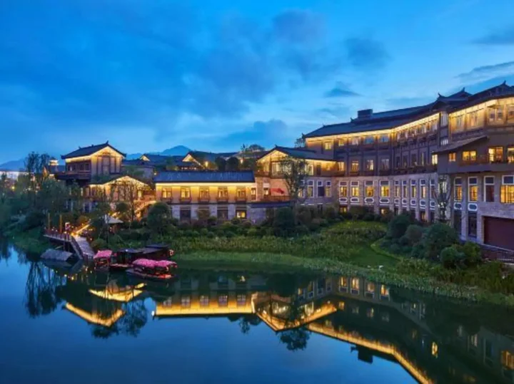 Учжун: Wanda Moments Hotel