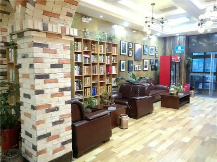 Ляньюньган: Bailisi Hotel