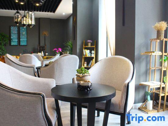 Синъи: Wo Yu San Sheng Hotel