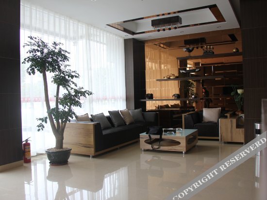 Шаогуань: Yueliangwan Holiday Hotel