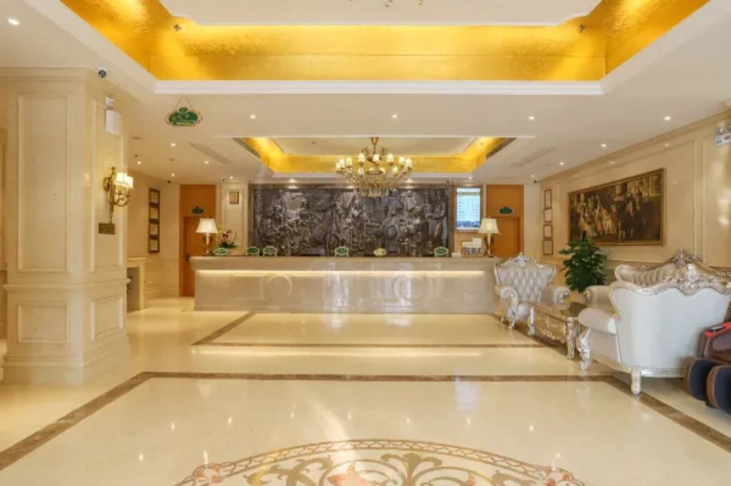 Ухань: Vienna Hotel