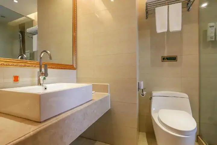 Ухань: Vienna Hotel
