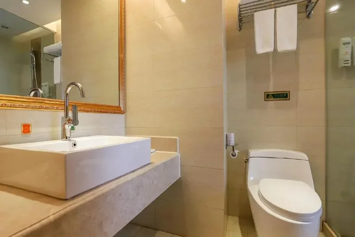 Ухань: Vienna Hotel
