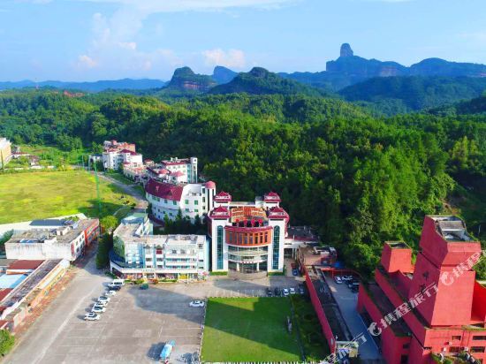 Шаогуань: Yearning Inn (Danxia Mountain Scenic Spot)