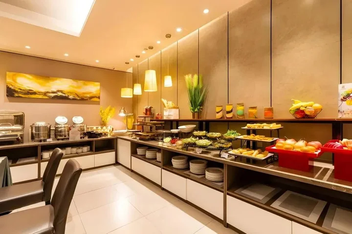 Харбин: Home Inn Plus (Harbin Central Street)