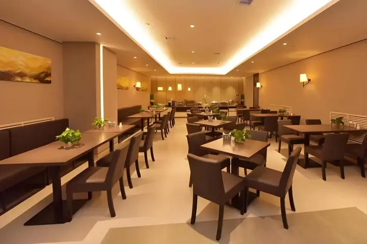 Харбин: Home Inn Plus (Harbin Central Street)