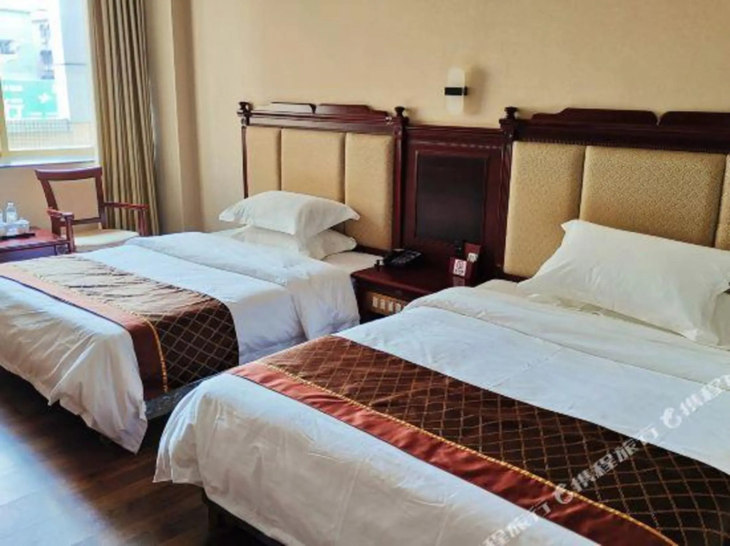 Юньфу: Shidai Holiday Hotel