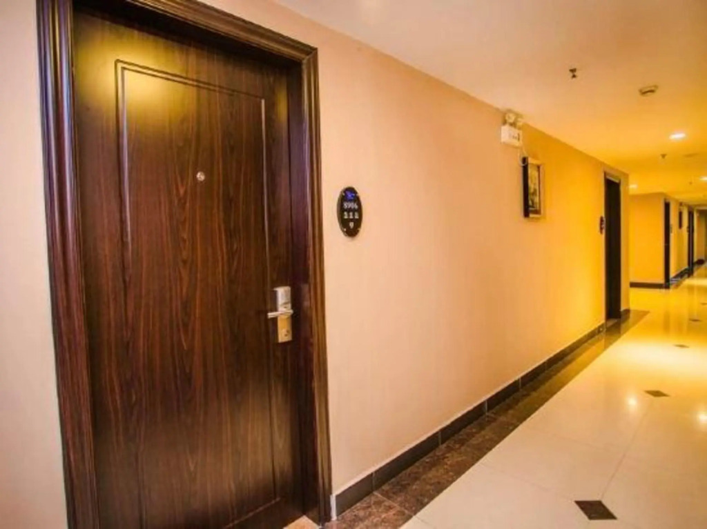 Юньфу: Shidai Holiday Hotel