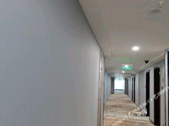 Баоцзи: Caifu Haisha Business Hotel
