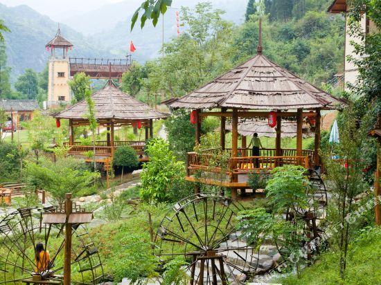 Цзиньюань: Longtan Inn