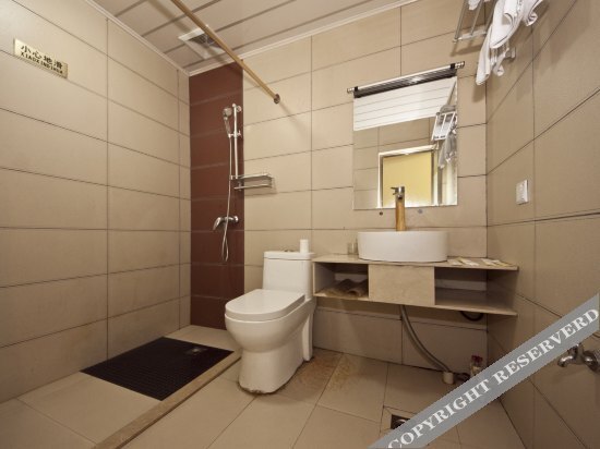 Наньпин: Shuang Long Hotel
