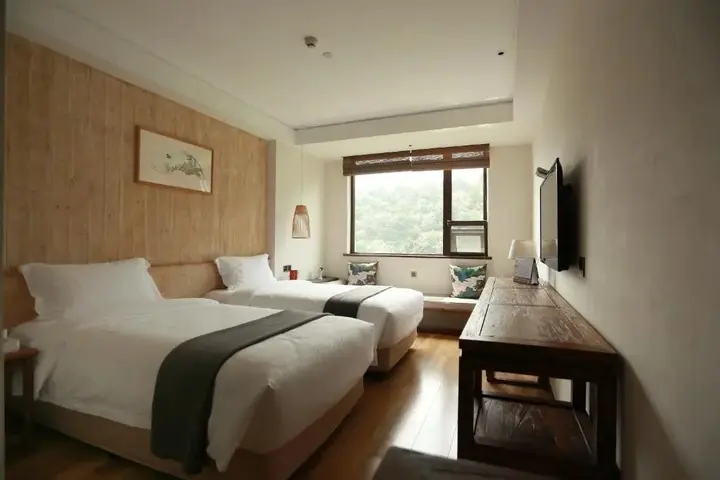 Шиянь: Top Zero Hotel