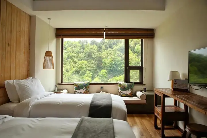 Шиянь: Top Zero Hotel