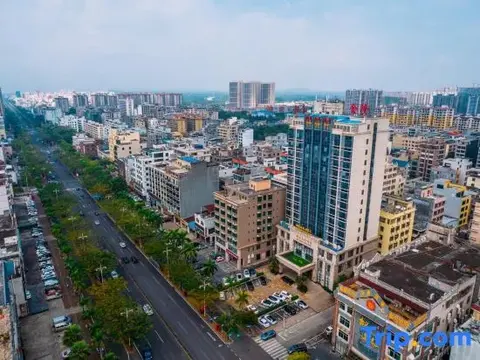 Цюнхай: Coconut Rhyme Golden Dragon Hotel (Qionghai Yinhai Road Flagship)